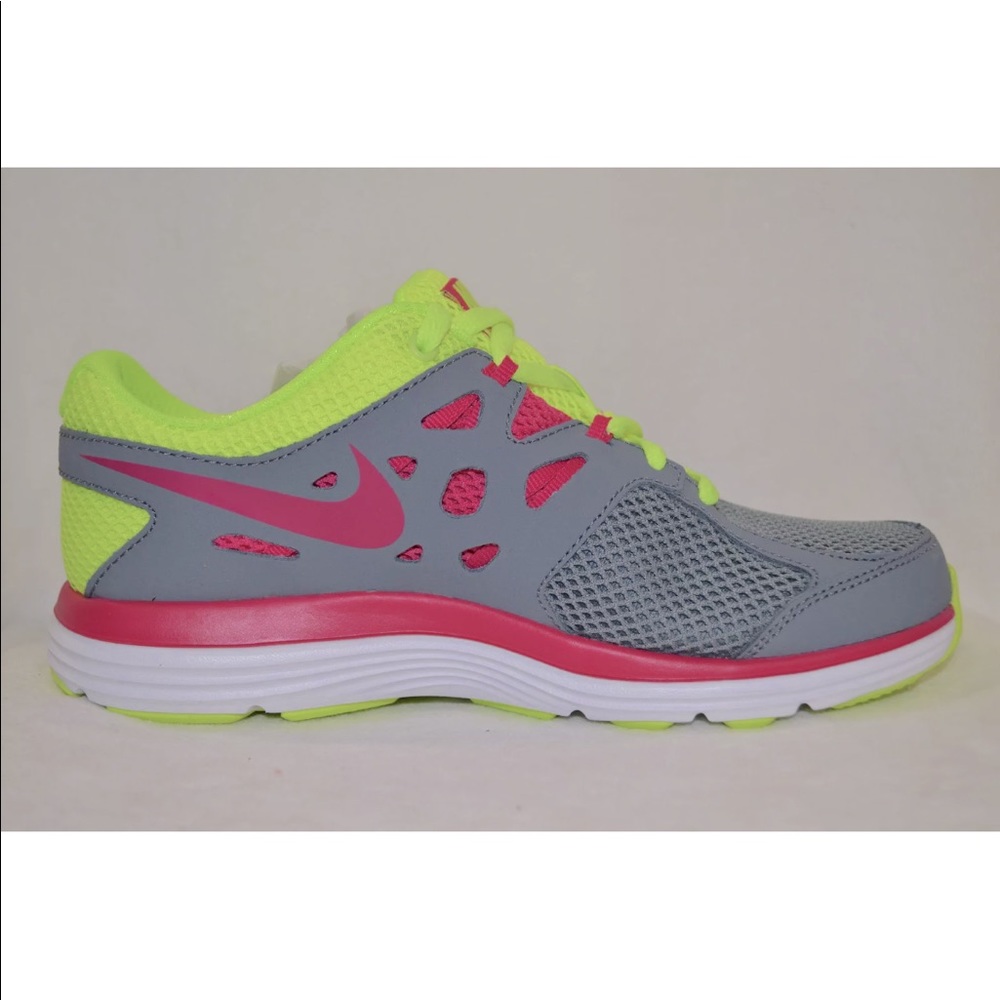 Nike fusion size 4.5 gradeschool brand new